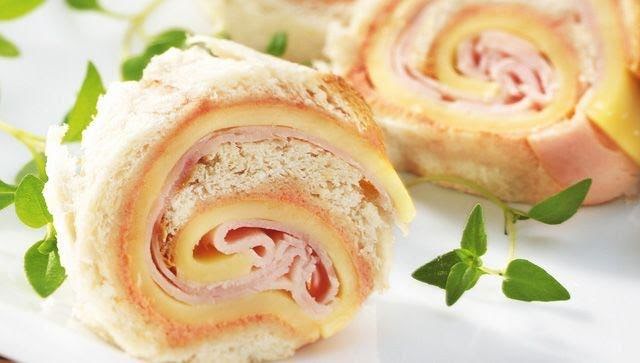 Ham and cheese rolls de 232.5 Kcal