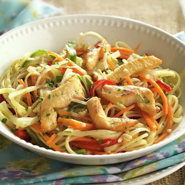Fried chicken with noodles