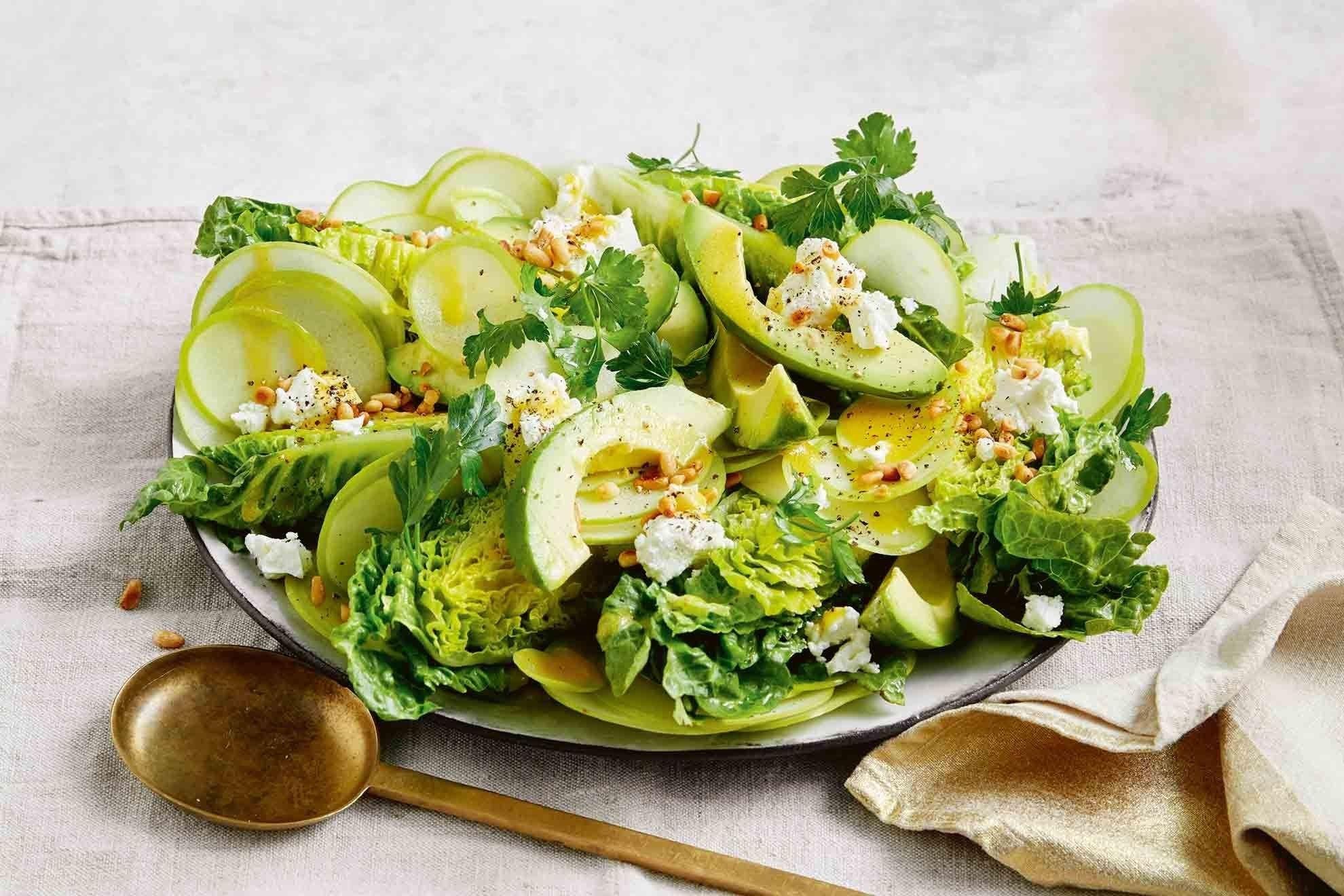 Green salad with goat cheese de 203 Kcal