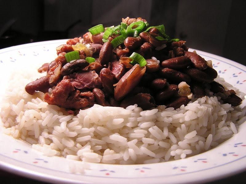 Meat with rice and beans de 267.2 Kcal