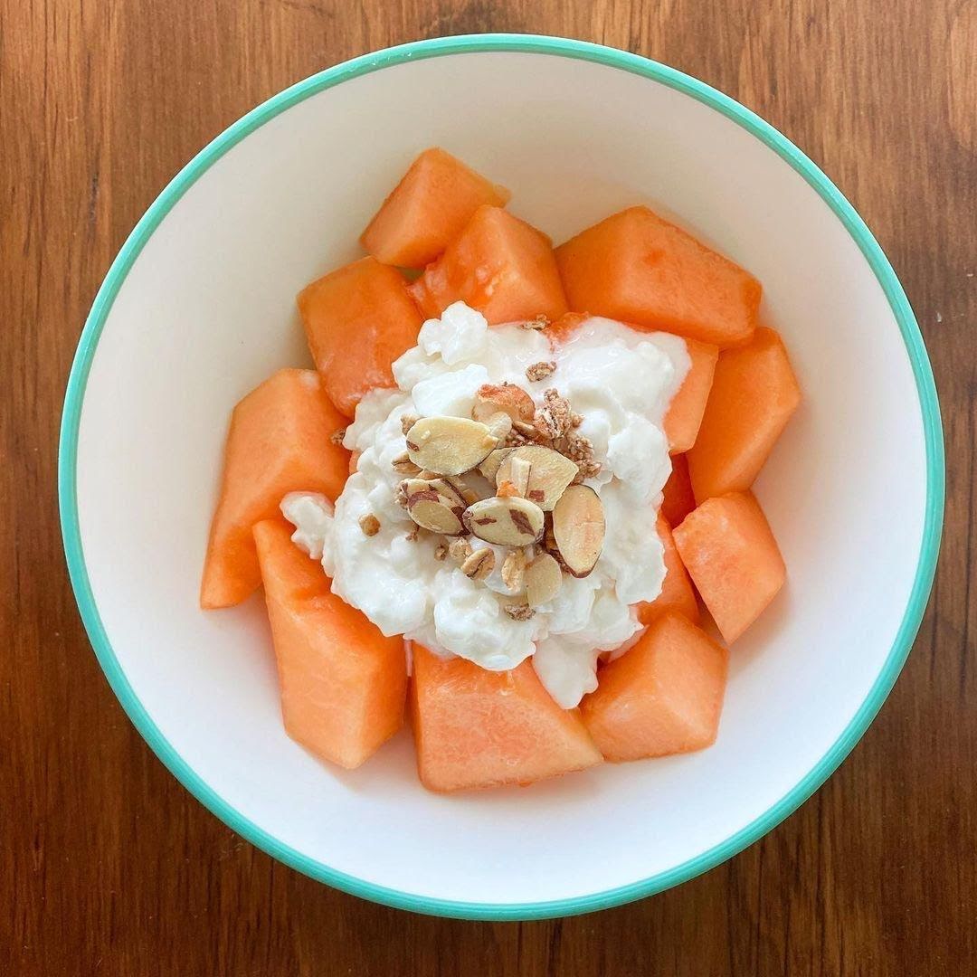 Papaya with cottage cheese, cinnamon and peanuts de 183.1 Kcal Receta