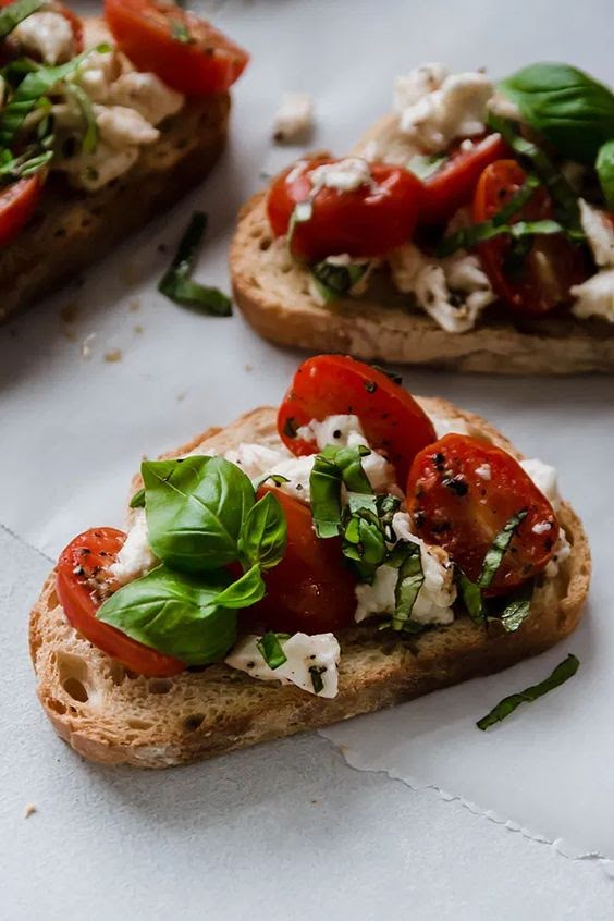 Bruschetta Toast Breakfast de 240 Kcal Receta fácil en la app Avena