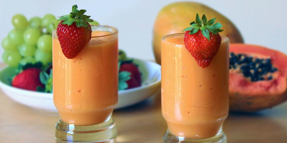 Smoothie de fresa,  papaya, kiwi y avena