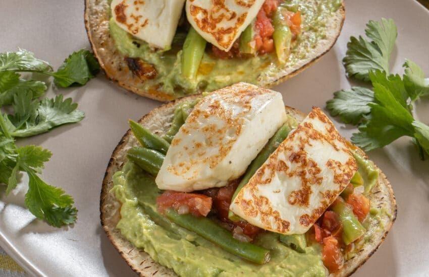 Tostadas de aguacate, queso, huevo de 270 Kcal