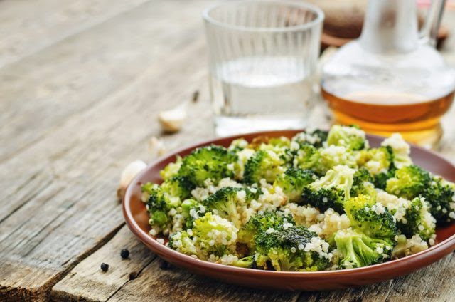 Quinoa con coliflor y brócoli de 182 Kcal