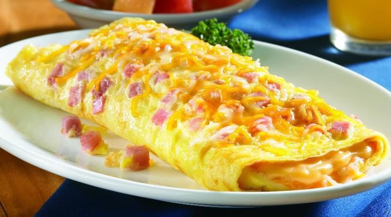 Omelette con pechuga de pavo horneada