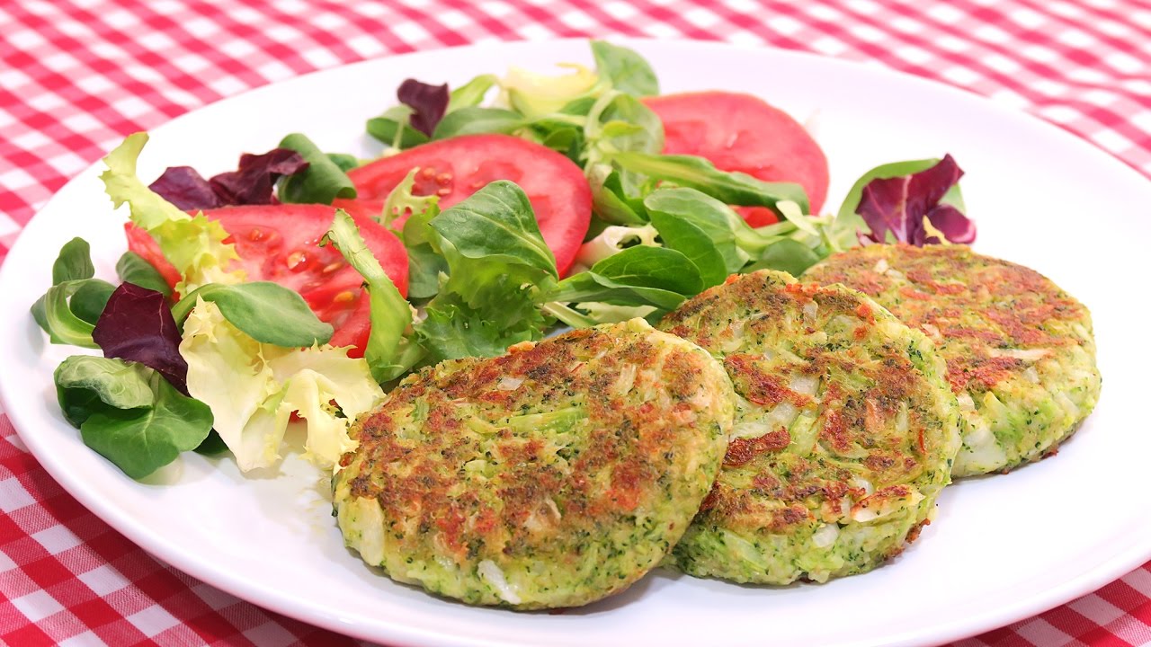 Tortitas de papa con queso y brócoli acompañada de ensalada de 359.2 Kcal