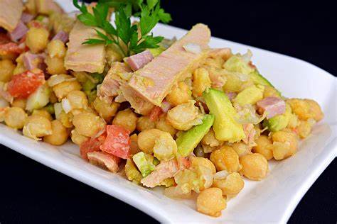 Ensalada de atún con garbanzo