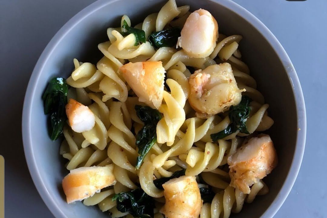 Pasta integral cocida con atún de 159 Kcal - Receta fácil en la app Avena