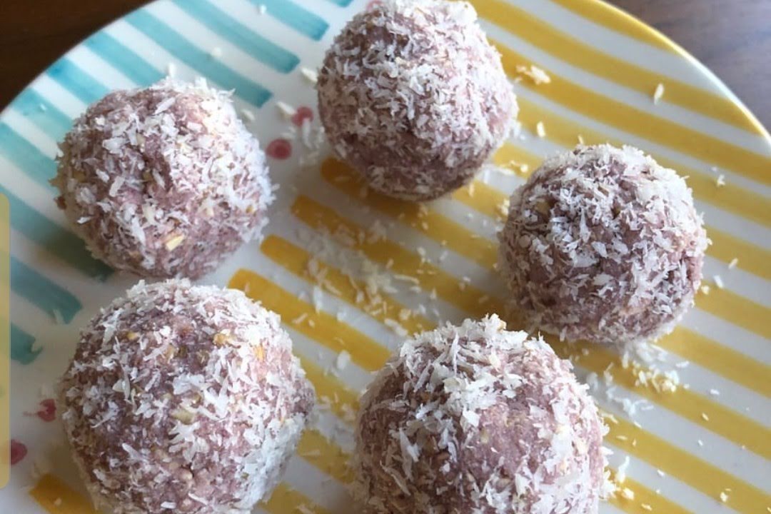 Bolitas de fresa y almendra de 282 Kcal