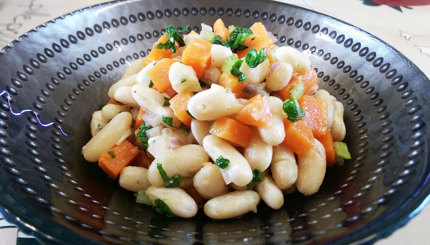 Ensalada de habas y zanahoria de 140 Kcal