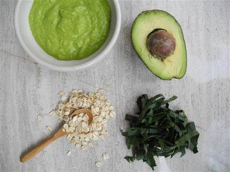 Papilla de aguacate, espinacas y avena de 155 Kcal