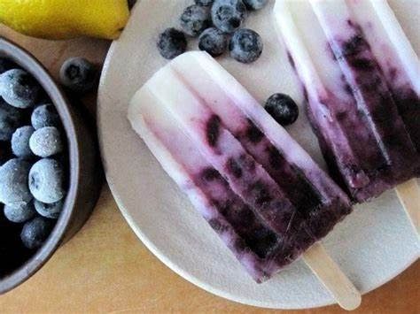 Paletas de coco y moras de 243 Kcal