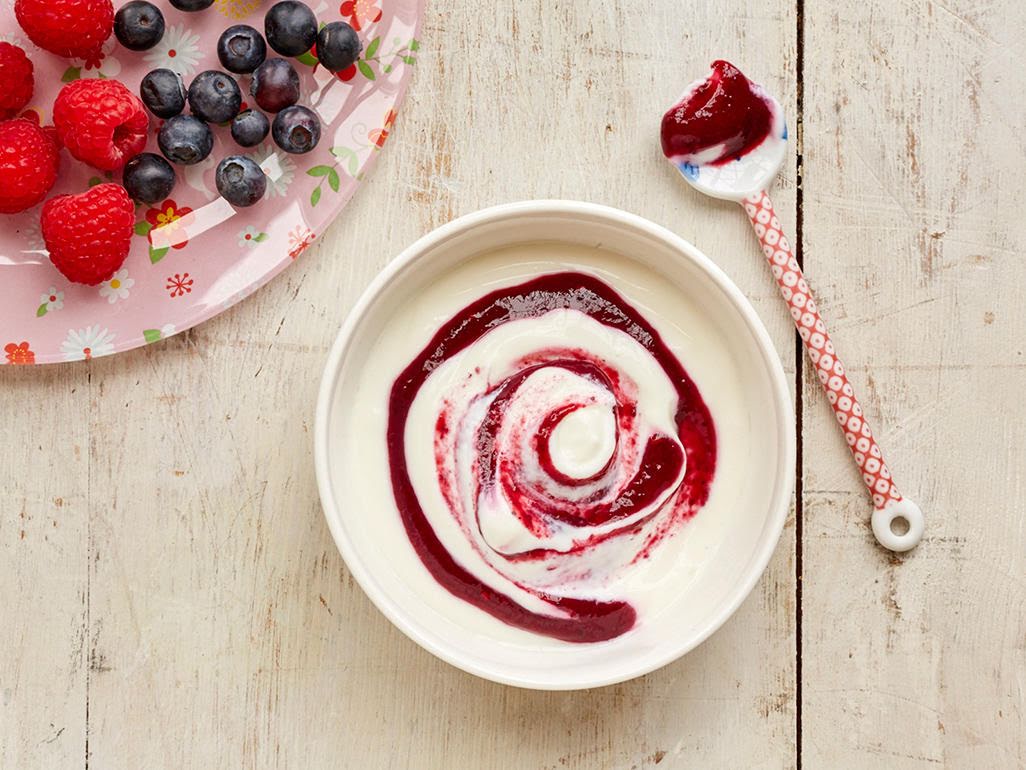 Yogurt con mora y fresa por Avena Salud
