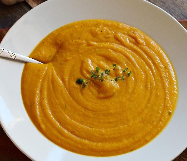 Papilla de camote, flor de calabaza y jengibre de 93 Kcal