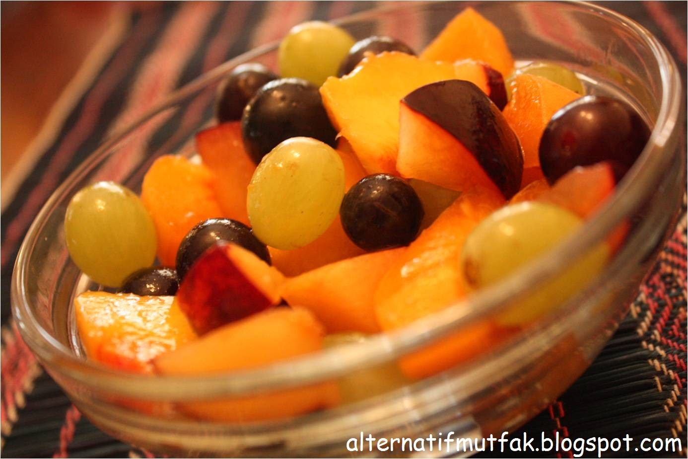 Ensalada de durazno,uvas y cereza de 420 Kcal