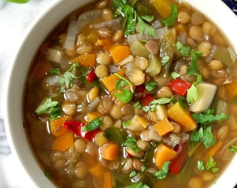 Sopa de lentejas y verduras por Avena Salud - Receta fácil en la app para  nutriólogos Avena