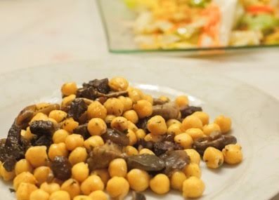 Garbanzo con champiñones de 219.2 Kcal