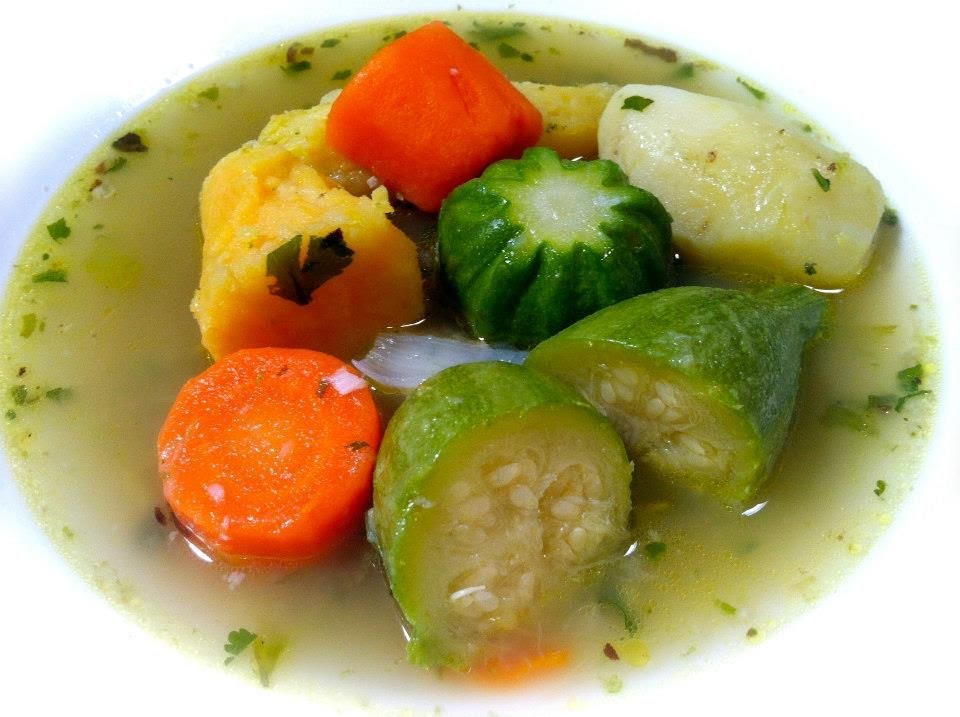 Sopa de verduras y camote de 192.2 Kcal