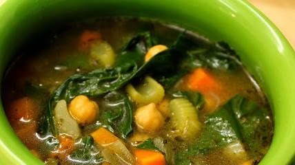 Sopa de garbanzo con acelgas y verduras de  Kcal - Receta fácil en la  app Avena