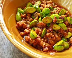 Sopa de habas y carne molida