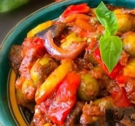 Guisado de res y pimientos de 202.2 Kcal