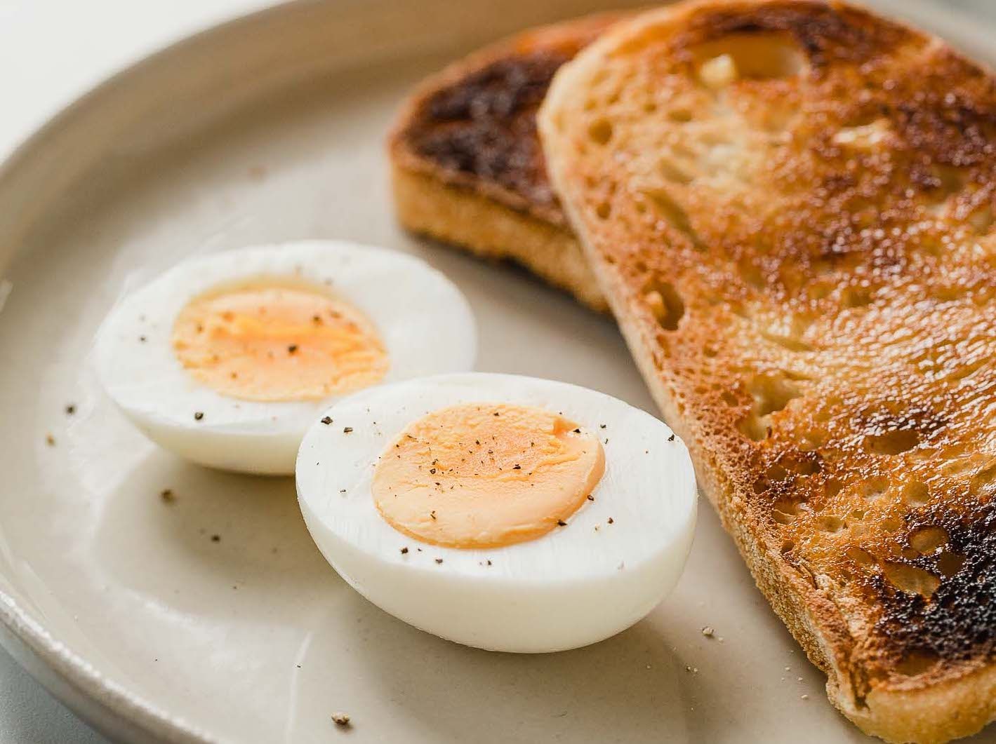 Huevo duro con pan por Avena Salud - Receta fácil en la app para  nutriólogos Avena