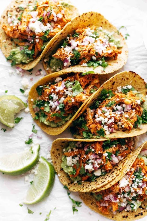 Tacos de tinga de pollo de 142 Kcal