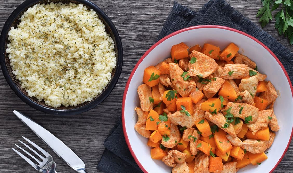 Salteado de pollo con zanahorias de 198 Kcal