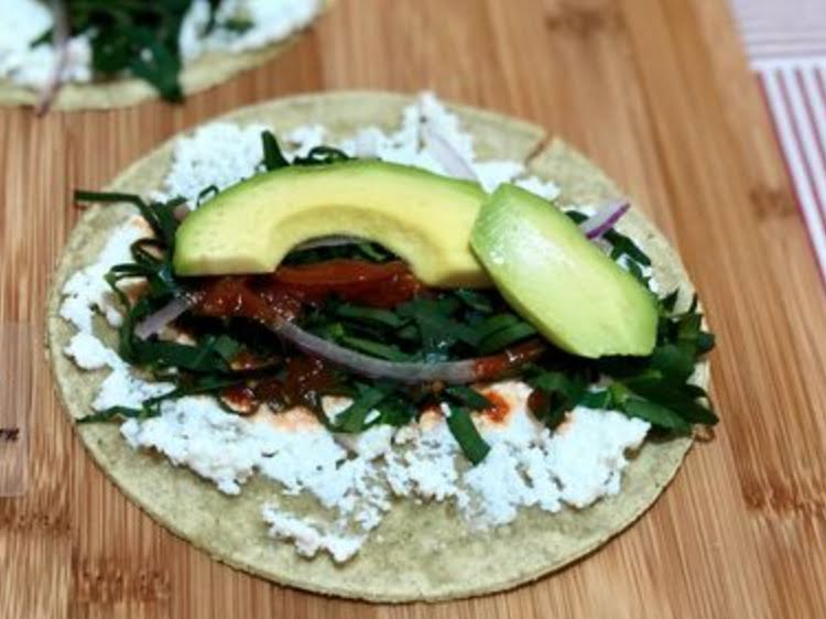 Tacos de requesón y espinacas de 239 Kcal