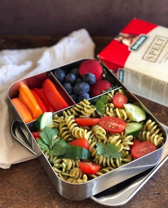 Lunchbox de pasta pesto de 354.2 Kcal