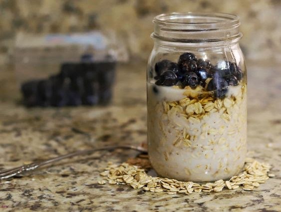 Avena en agua con moras de 214 Kcal