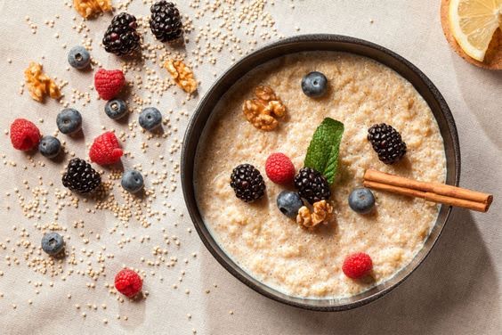 Quinoa en leche con frutos rojos