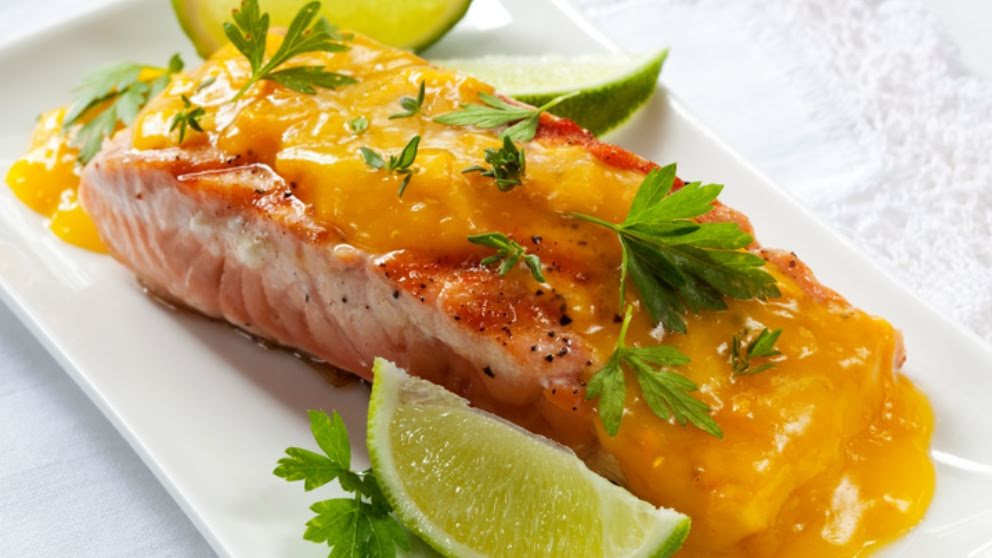 Salmón con salsa de mango de 183.2 Kcal