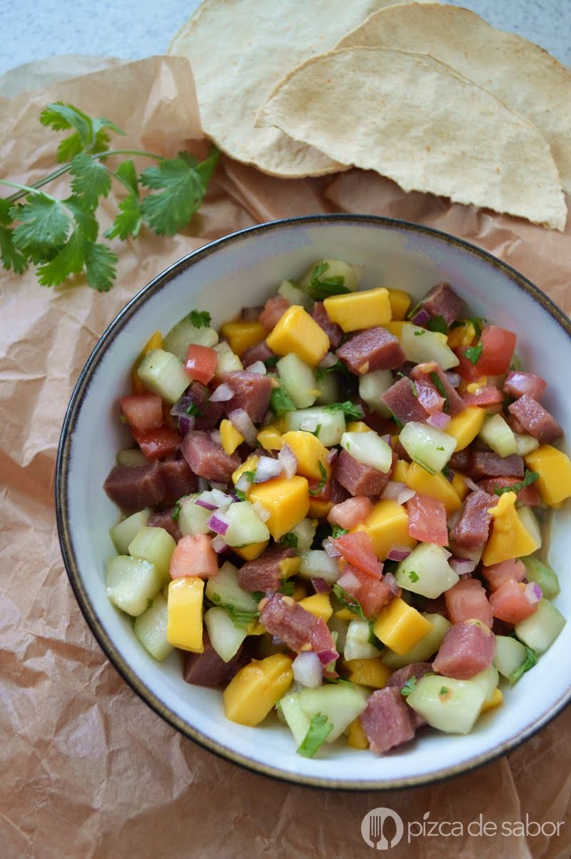 Ceviche de atún con mango de 160.7 Kcal