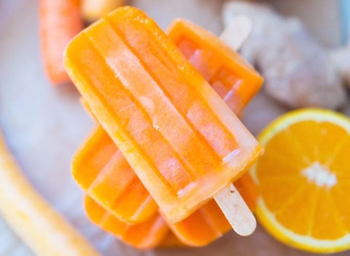 Paleta de naranja y piña con zanahoria escondida de 294 Kcal