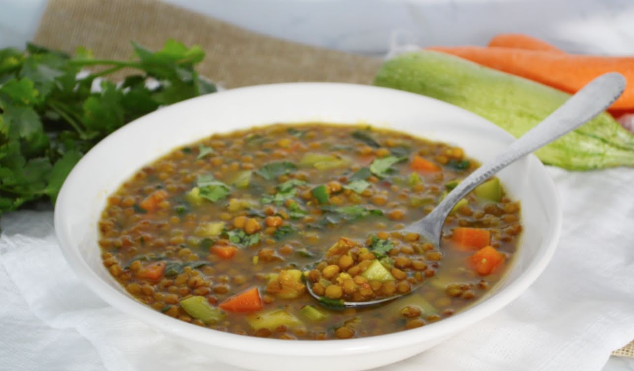 Sopa de lentejas con panela