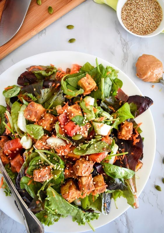 Ensalada de tofu