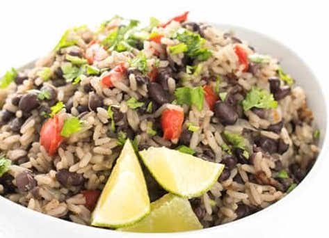 Arroz con frijoles de 257.2 Kcal