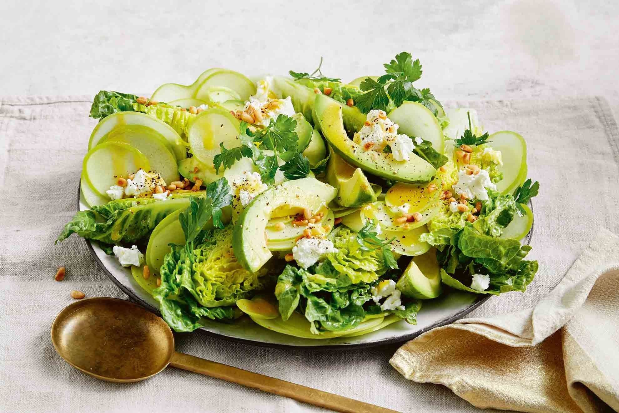 Ensalada verde con queso de cabra de 206 Kcal