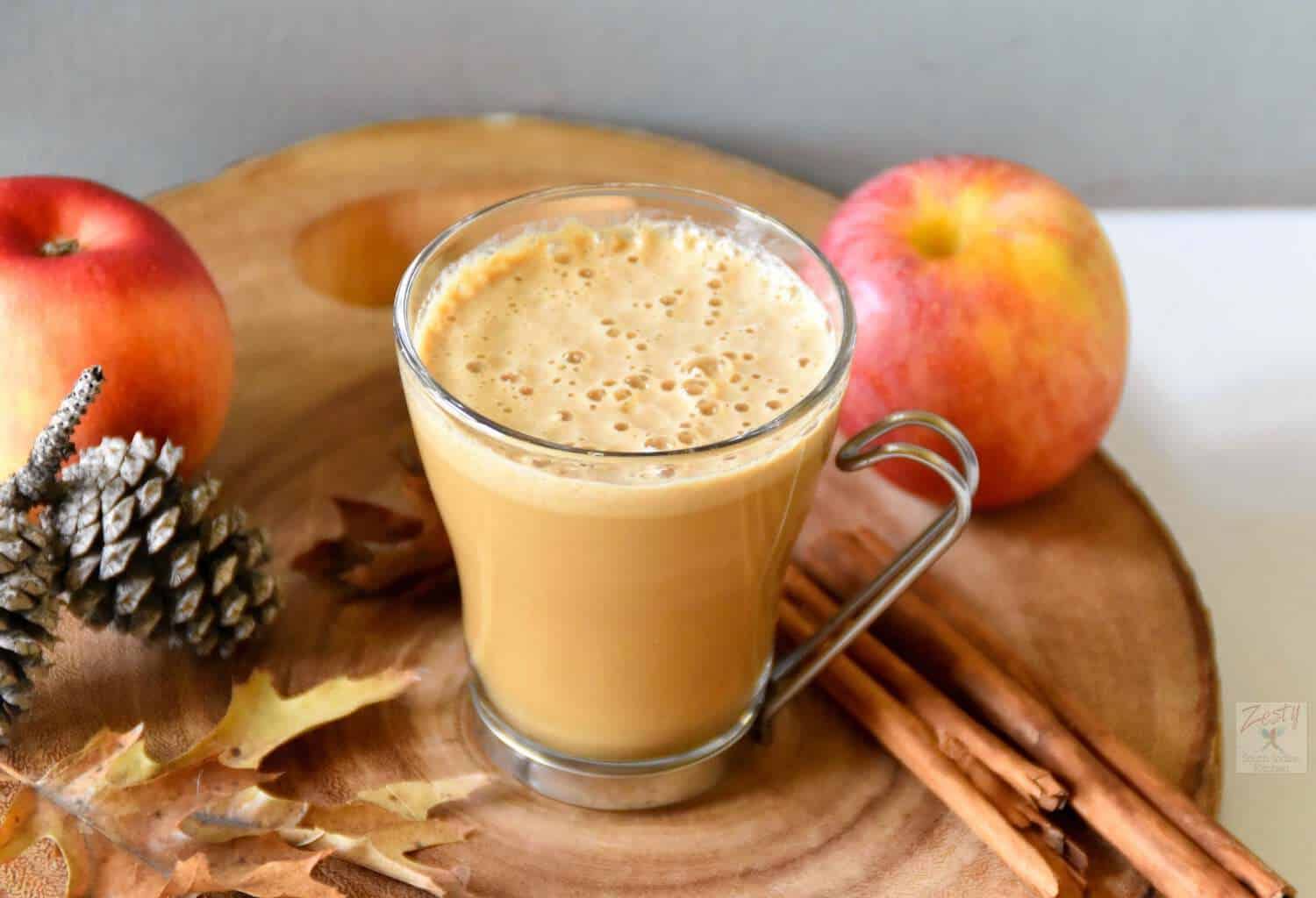 Manzana + café con leche de 141 Kcal