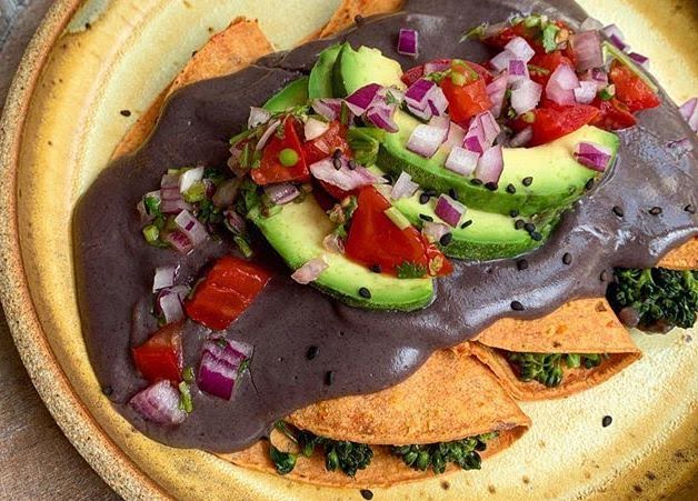 Enfrijoladas veganas de 324.2 Kcal