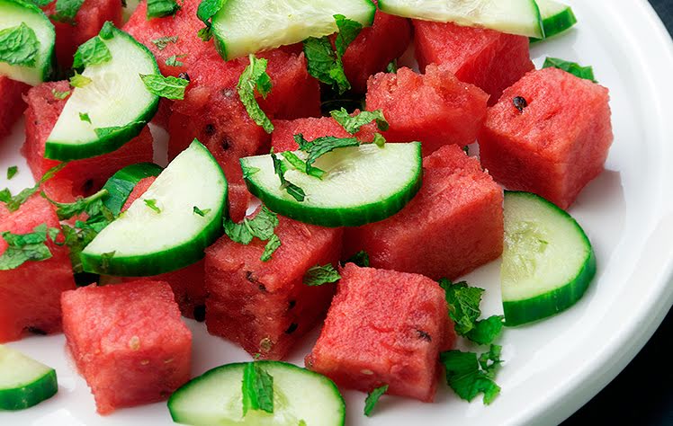 Sandía con pepino y chía de 130 Kcal