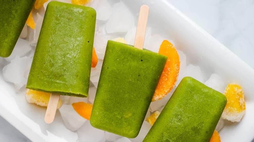 Paleta de mango y espinaca de 86 Kcal