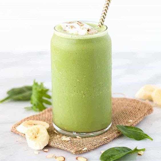 Licuado verde con plátano de 205 Kcal