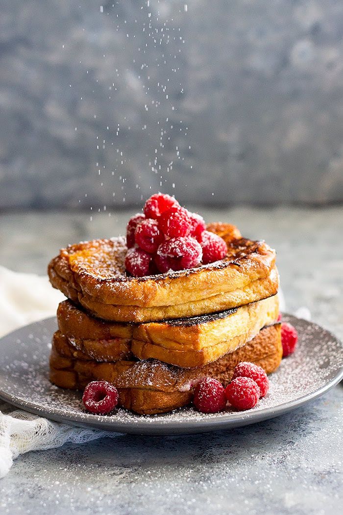 Pan francés con frambuesas de 241 Kcal