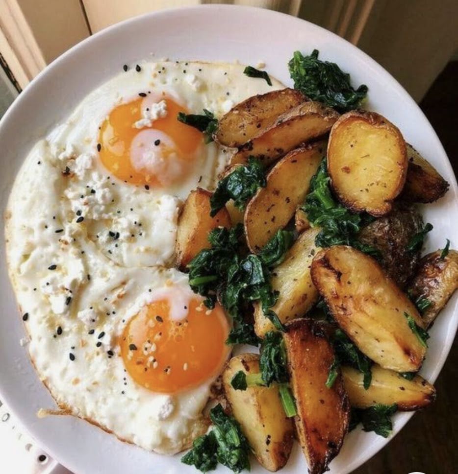 Huevo con papas gajo de 251 Kcal