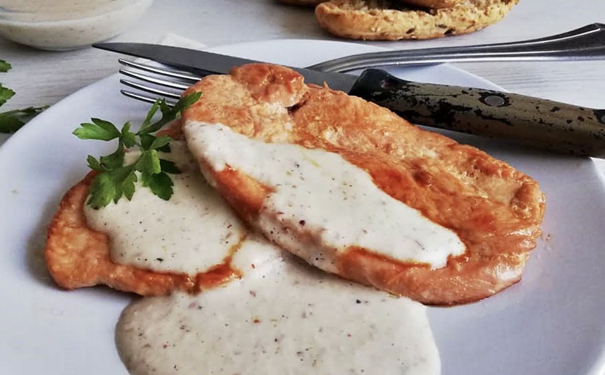 Pollo en crema de almendra