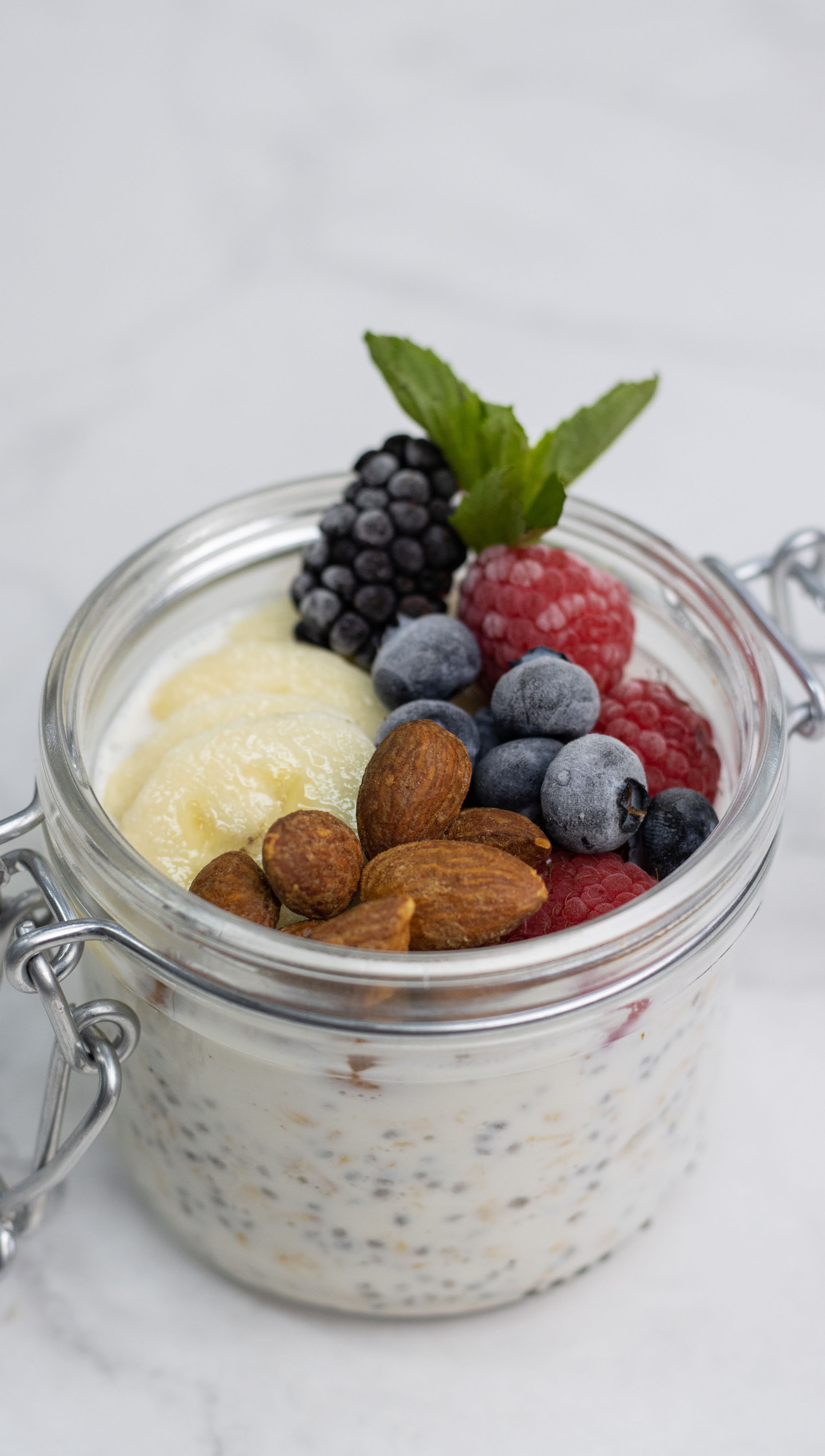 Overnight Oatmeal con almendras de 579 Kcal