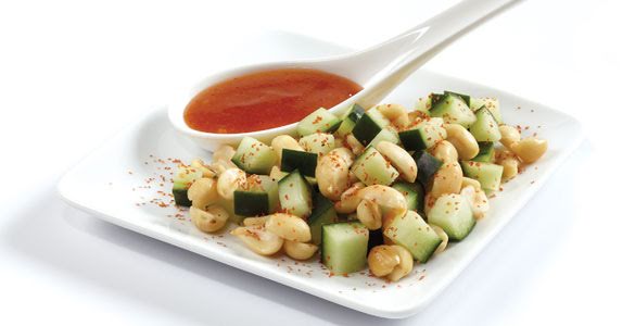 Cacahuates con pepino de 89 Kcal